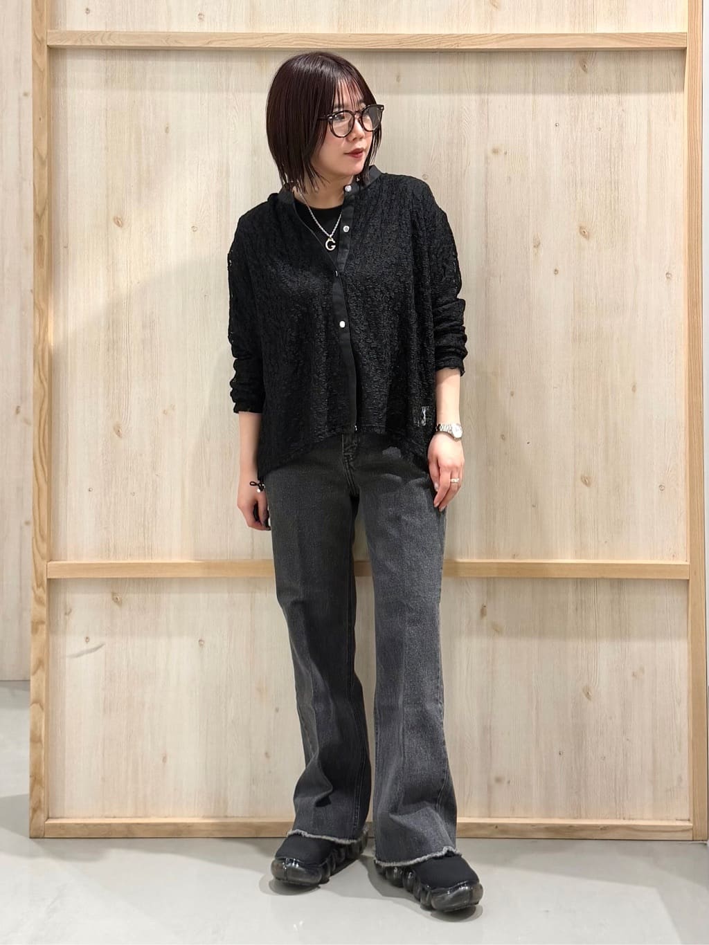 nanaさんの「THE SHOP TK｜レースシャツトップス」を使ったコーディネート