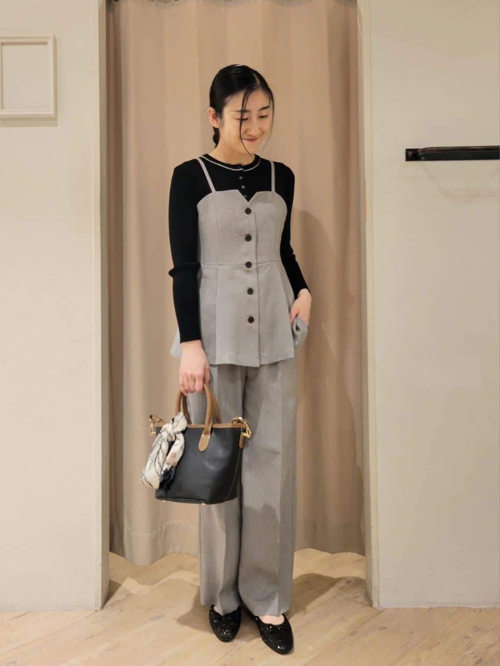 いそさんの「grove｜【カセット服】リネンライク ペプラムビスチェ」を使ったコーディネート