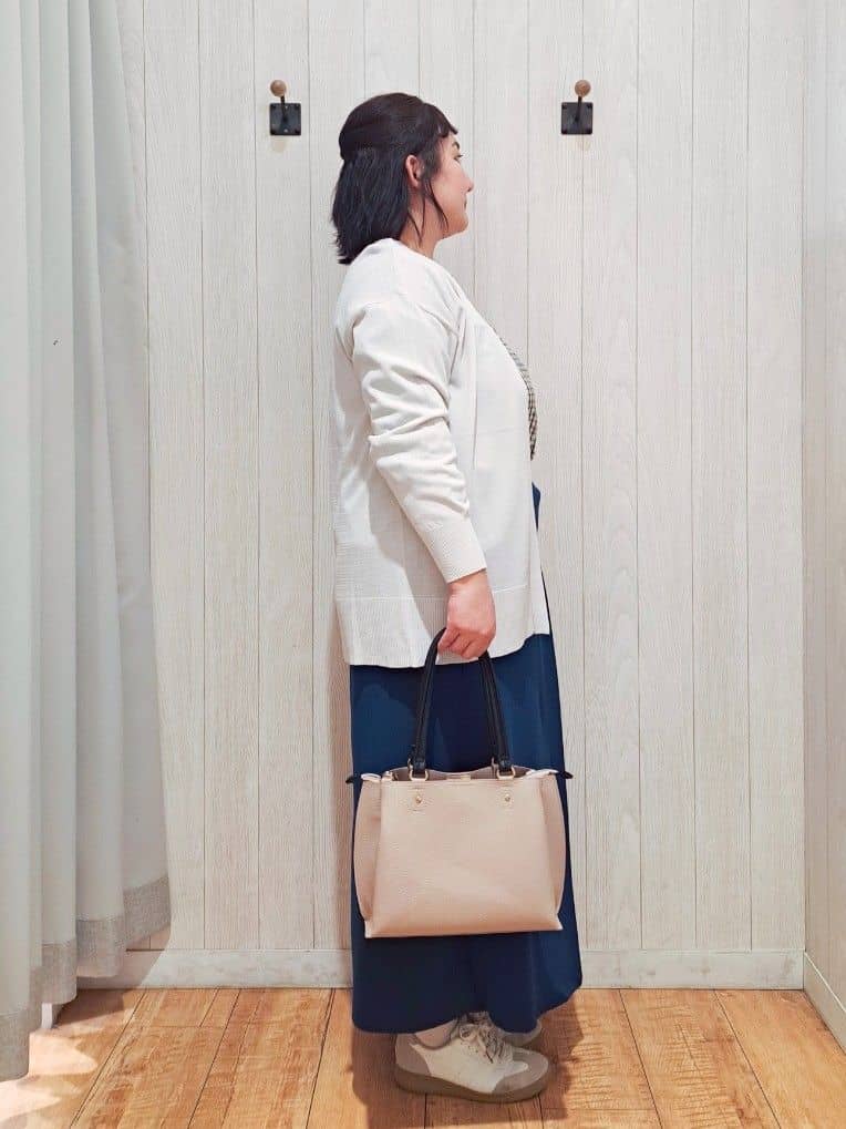 kotomiさんの「SHOO･LA･RUE｜【洗濯機可】スクエアネックが小顔効果に　きらきらラメタンクトップ」を使ったコーディネート