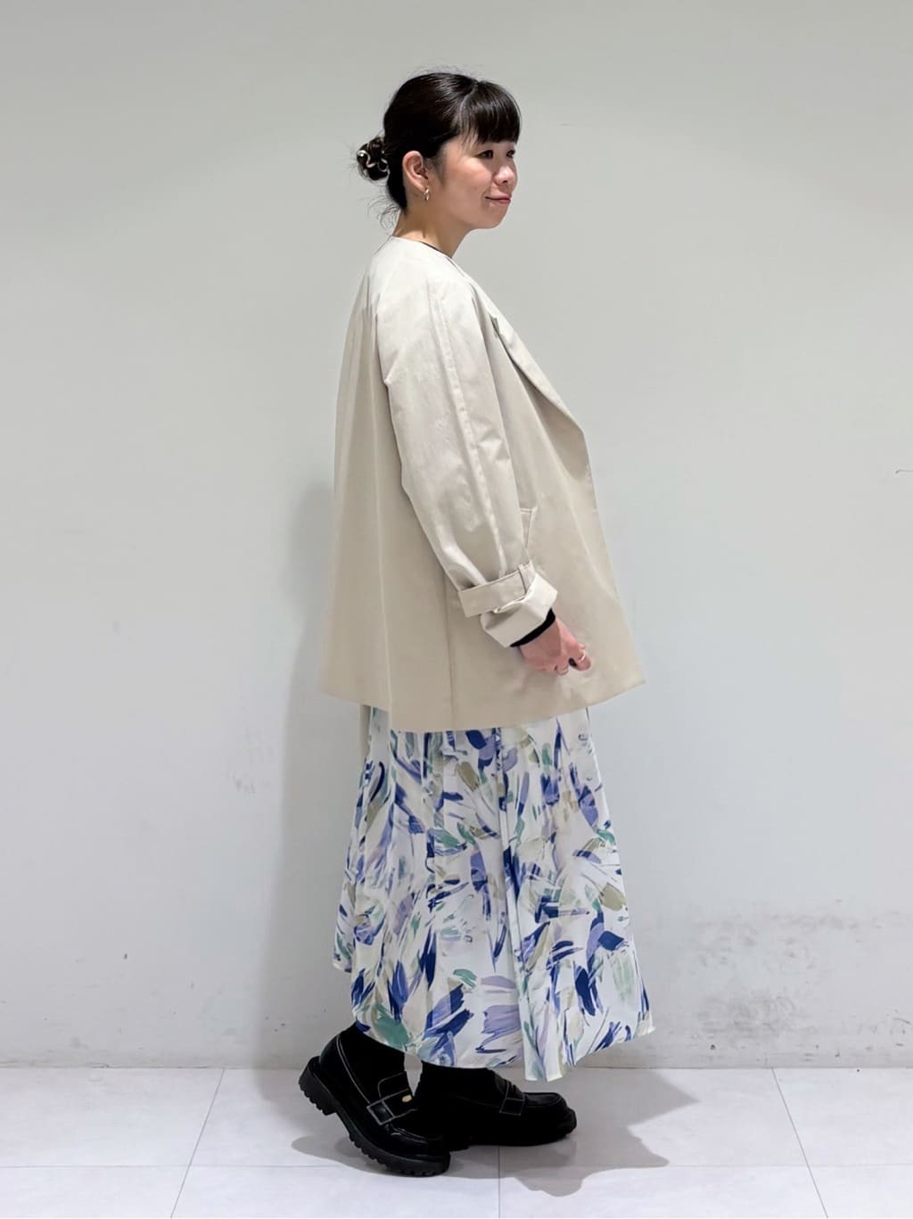 tsuyuさんの「INDIVI｜【ミドルサイズ／合皮／ショルダー付】スタッズ風メタルバッグ」を使ったコーディネート
