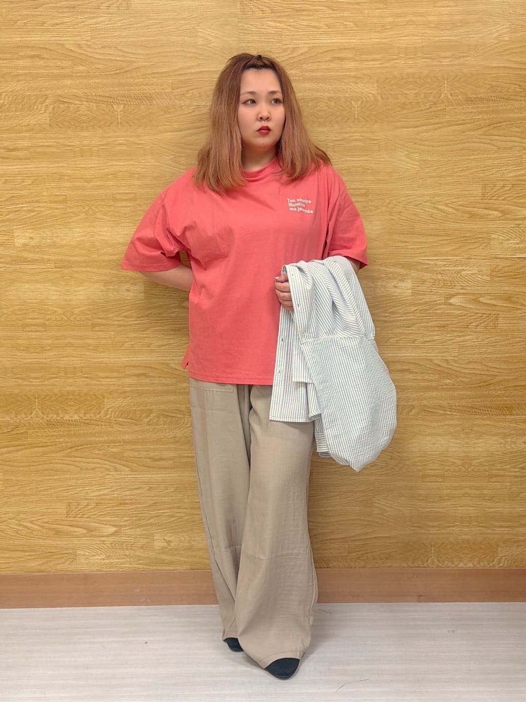 ぁむさんの「SHOO･LA･RUE｜【綿100%/S-LL/プチプラ】ゆるシルエット シンプルTシャツ」を使ったコーディネート