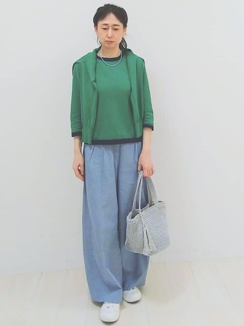 SANAさんの「Reflect｜天然シェルカラーネックレス」を使ったコーディネート