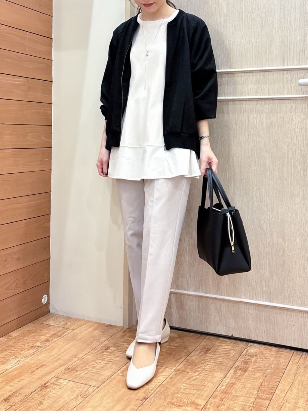 なみさんの「SHOO･LA･RUE｜【洗濯機可/S-LL】さらっと快適　麻調ゆるリブブルゾン」を使ったコーディネート