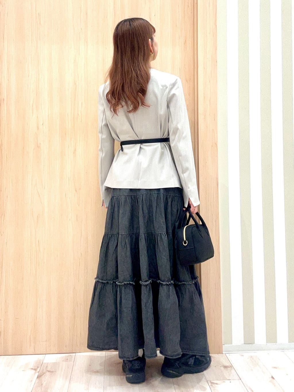 ririさんの「SHOO･LA･RUE｜【洗濯機可/UV/SS-3L】すっきり好印象 ノーカラージャケット」を使ったコーディネート