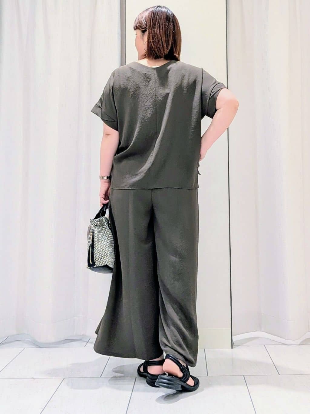 Onumaさんの「UNTITLED｜【セットアップ可/UVカット/前後2WAY】リラクシーフレンチスリーブブラウス」を使ったコーディネート