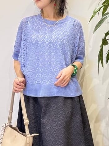 misakiさんの「SHOO･LA･RUE｜【2点セット/洗濯機可/S-LL】透かし編みで涼やか 大人のドルマンニット」を使ったコーディネート