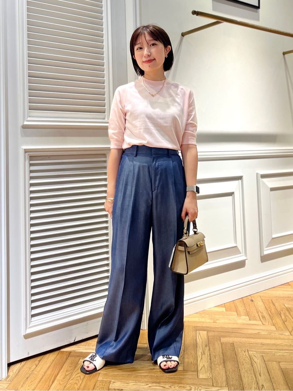つじ まこさんの「DRESSTERIOR｜【ウォッシャブル】コットンシルクハーフスリーブニット」を使ったコーディネート