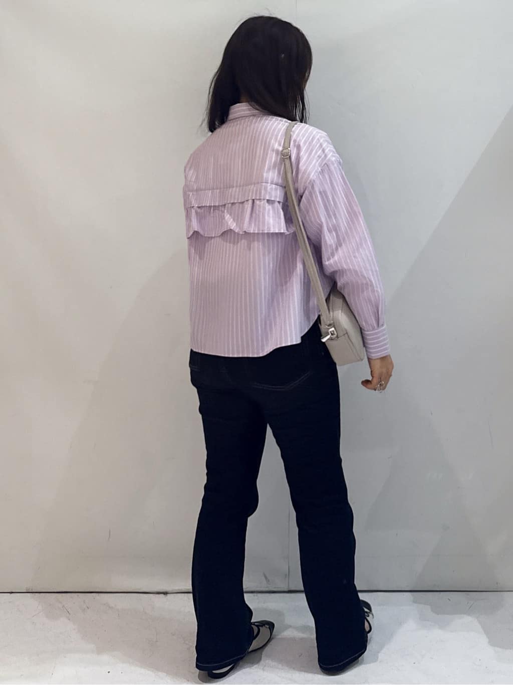 nakkoさんの「OPAQUE.CLIP｜タックフリルシャツ【洗濯機OK】」を使ったコーディネート
