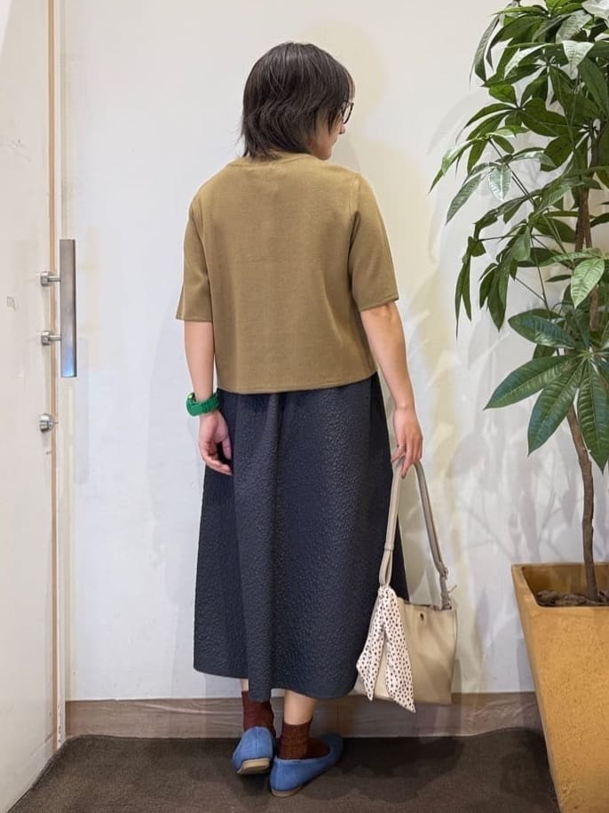 misakiさんの「SHOO･LA･RUE｜【洗濯機可/S-LL】上品なお花柄ジャカード フレアスカート」を使ったコーディネート