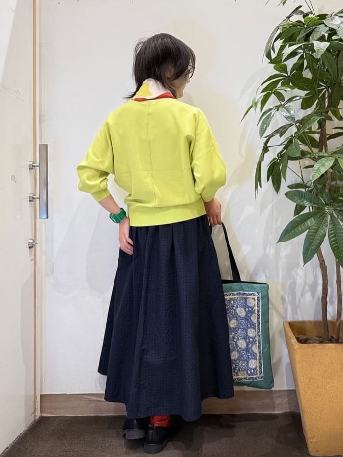 misakiさんの「SHOO･LA･RUE｜【洗濯機可/S-LL】さらりと軽やか インせず着られる すっきり見えドルマンニット」を使ったコーディネート