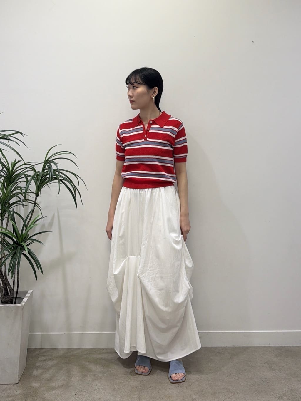 rinaさんの「INDIVI｜ランダムタックスカート」を使ったコーディネート