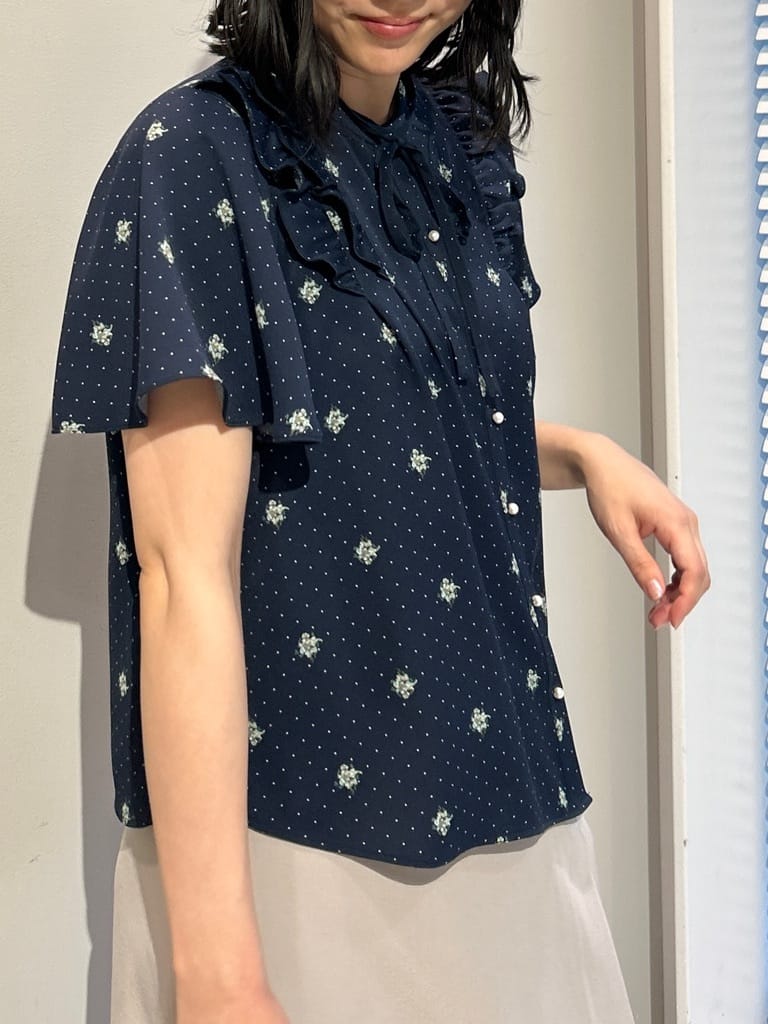 shinoさんの「Couture brooch｜【洗える・通勤】パール調ボタン テーラードジャケット」を使ったコーディネート