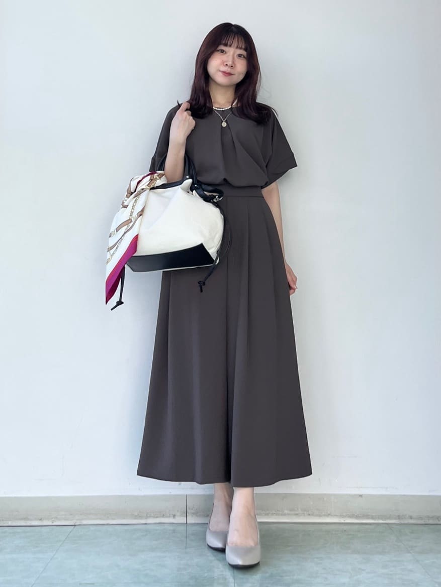 KAHOさんの「UNTITLED｜【セットアップ可/UVカット/前後2WAY】リラクシーフレンチスリーブブラウス」を使ったコーディネート