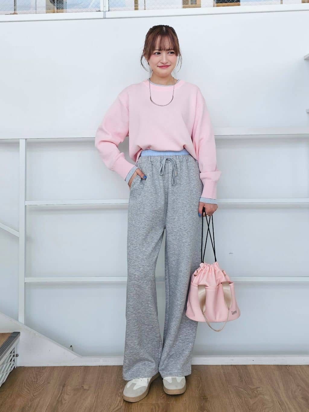 ゆゆさんの「SHOO･LA･RUE｜【洗濯機可/S-LL/インしなくても着られる】1枚で決まる　レイヤード風スウェットライクニット」を使ったコーディネート