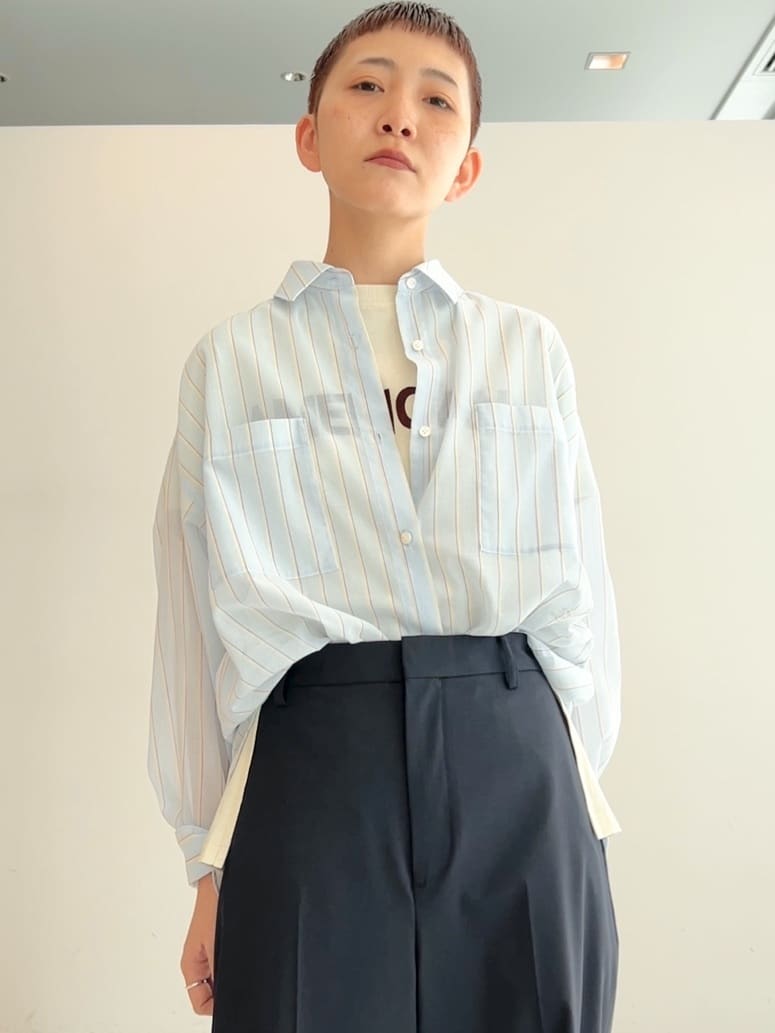 OCHIAIさんの「DRESSTERIOR｜シアー ストライプシャツ」を使ったコーディネート