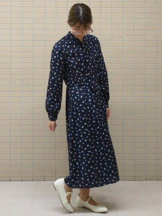 ひまりさんの「Reflect｜【セレモニー／通勤／おでかけに◎】フラワープリントボウタイワンピース」を使ったコーディネート