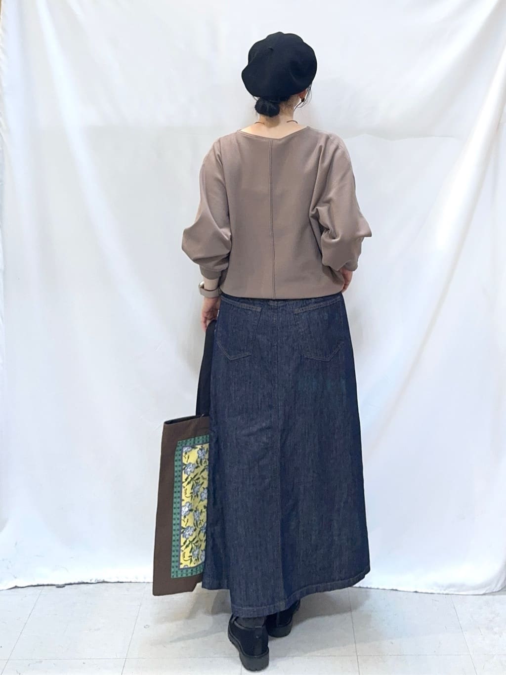 𝐇𝐢𝐫𝐨𝐦𝐢さんの「SHOO･LA･RUE｜【SHOO・LA・RUE DENIM】シンプルだから使いやすい Aラインスカート」を使ったコーディネート