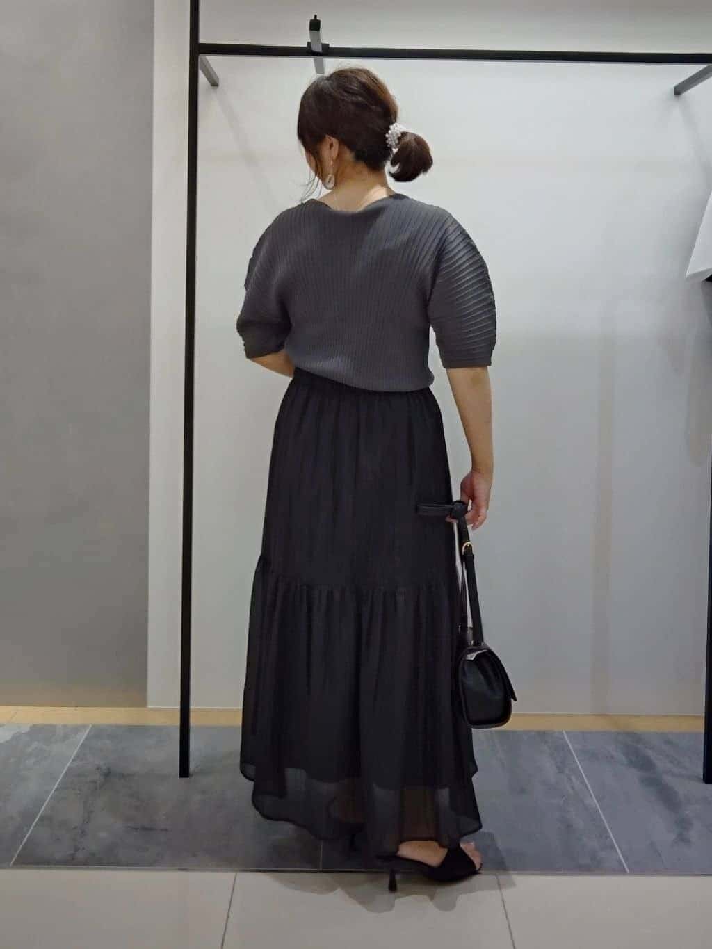 TOMOMIさんの「INDIVI｜ミニスクエアショルダー」を使ったコーディネート