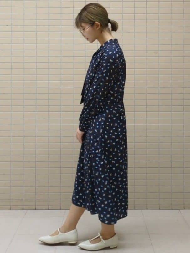 ひまりさんの「Reflect｜【セレモニー／通勤／おでかけに◎】フラワープリントボウタイワンピース」を使ったコーディネート