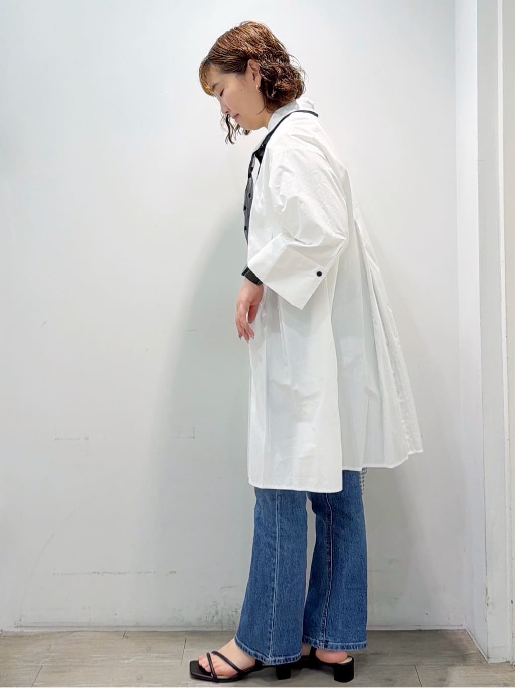 sumicaさんの「OPAQUE.CLIP｜プリーツミニシャツワンピース【洗濯機OK】」を使ったコーディネート