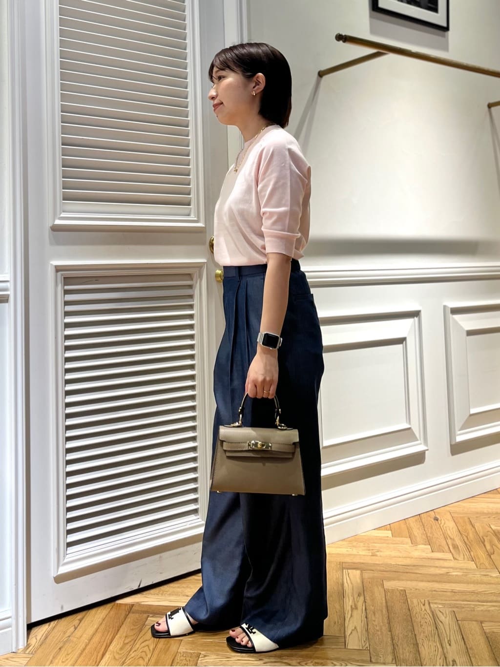 つじ まこさんの「DRESSTERIOR｜【ウォッシャブル】コットンシルクハーフスリーブニット」を使ったコーディネート