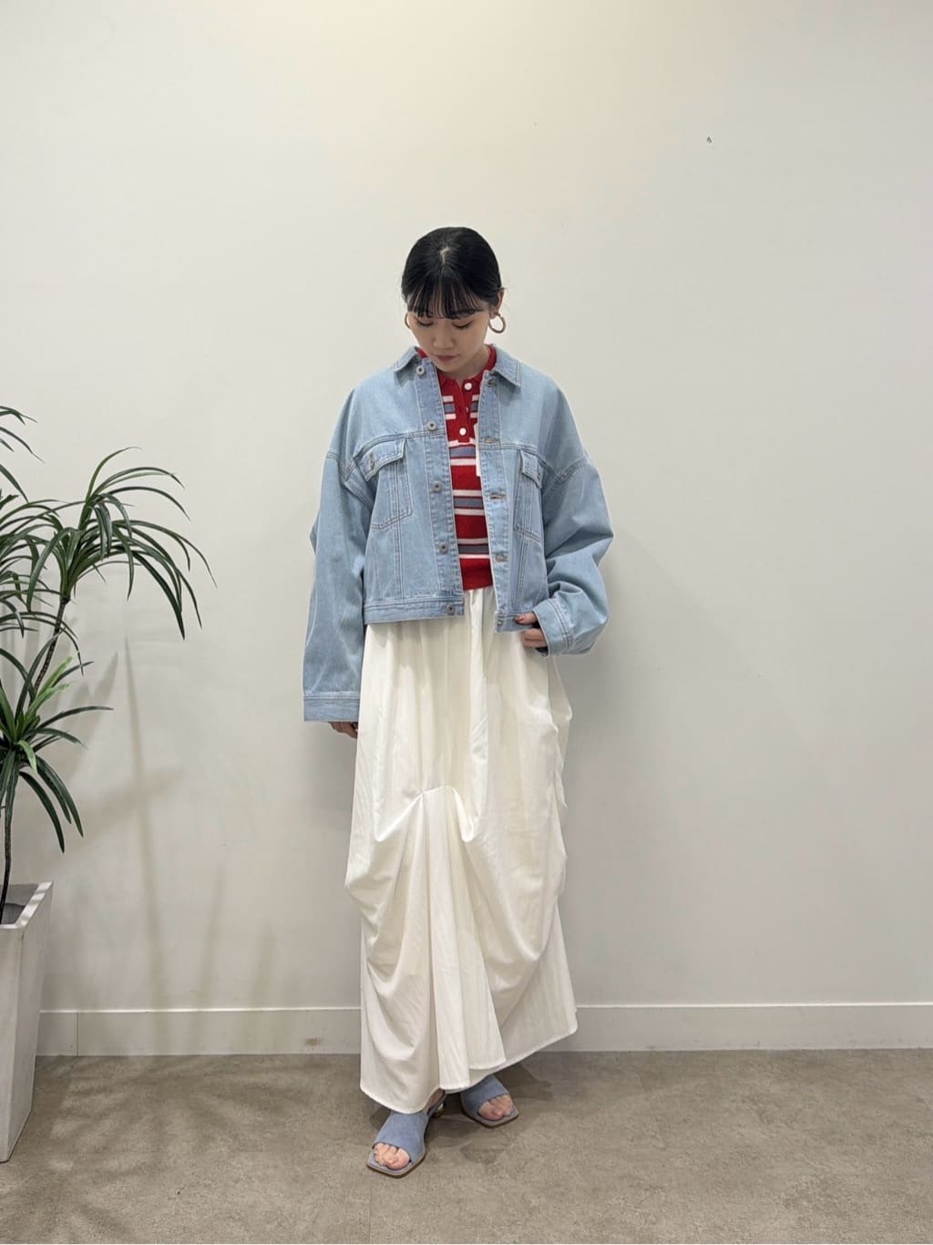 rinaさんの「INDIVI｜ランダムタックスカート」を使ったコーディネート