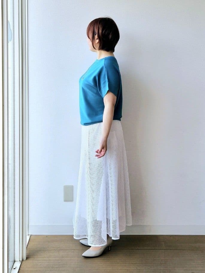 やじまさんの「UNTITLED｜【11色展開/体型カバー】前後2WAYフレンチスリーブニット」を使ったコーディネート
