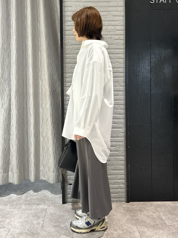 ga_riさんの「THE SHOP TK｜ゆったりシルエットで体型カバー ロングシャツ」を使ったコーディネート