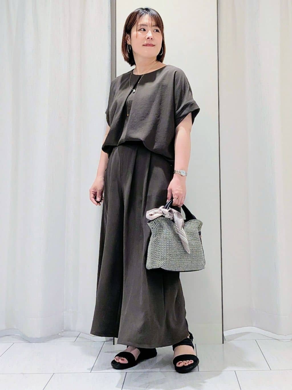 Onumaさんの「UNTITLED｜【セットアップ可/UVカット/前後2WAY】リラクシーフレンチスリーブブラウス」を使ったコーディネート