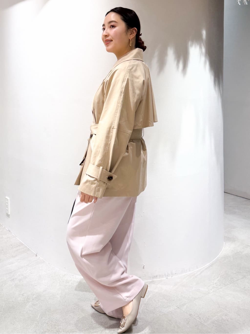 かりんさんの「OPAQUE.CLIP｜ミドルトレンチコート【洗濯機OK】」を使ったコーディネート