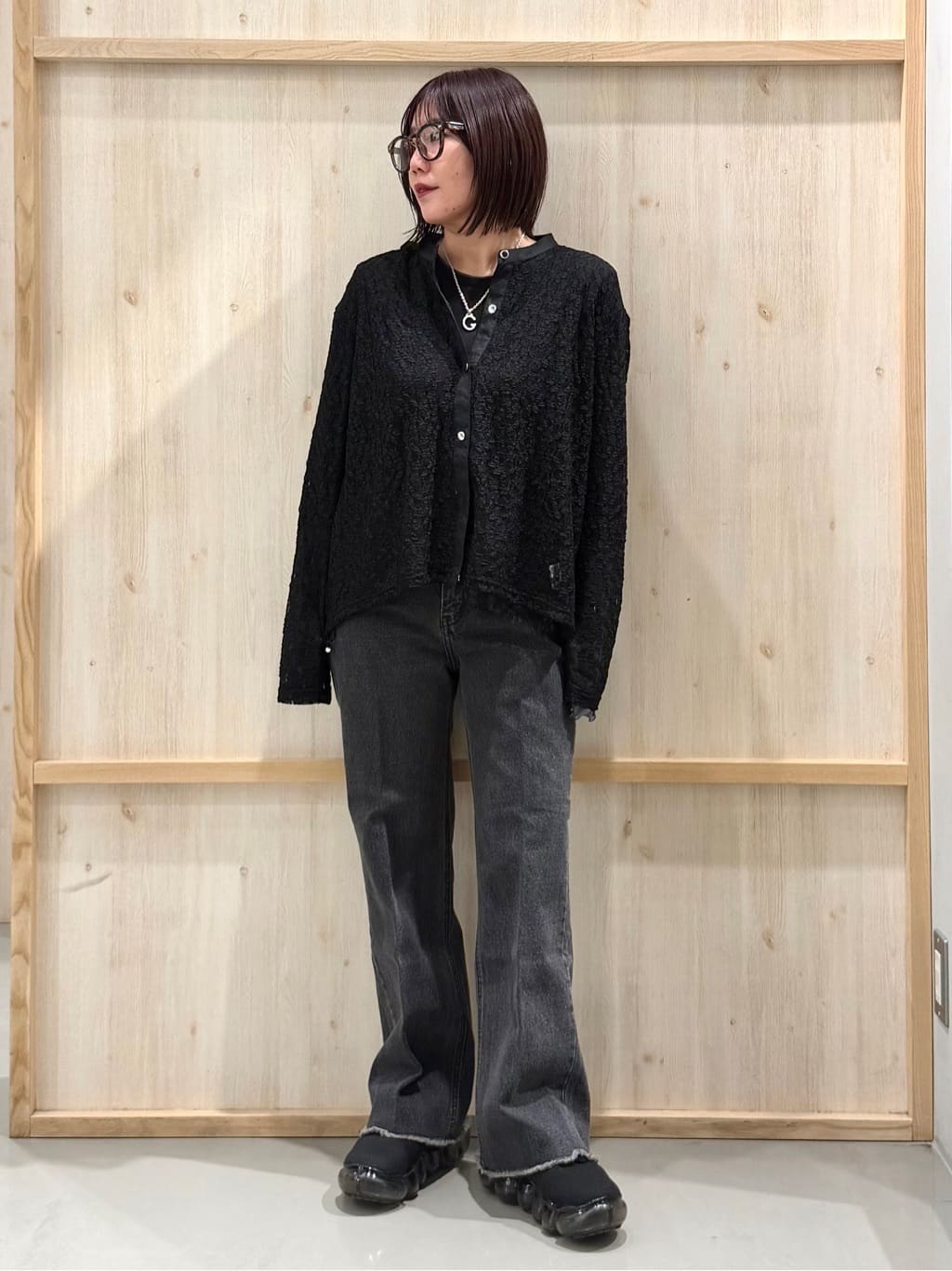 nanaさんの「THE SHOP TK｜レースシャツトップス」を使ったコーディネート