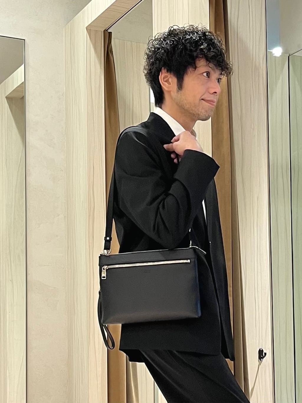 URAさんの「TAKEO KIKUCHI｜【ON／OFF兼用】CARREMANファブリック ノーカラージャケット」を使ったコーディネート