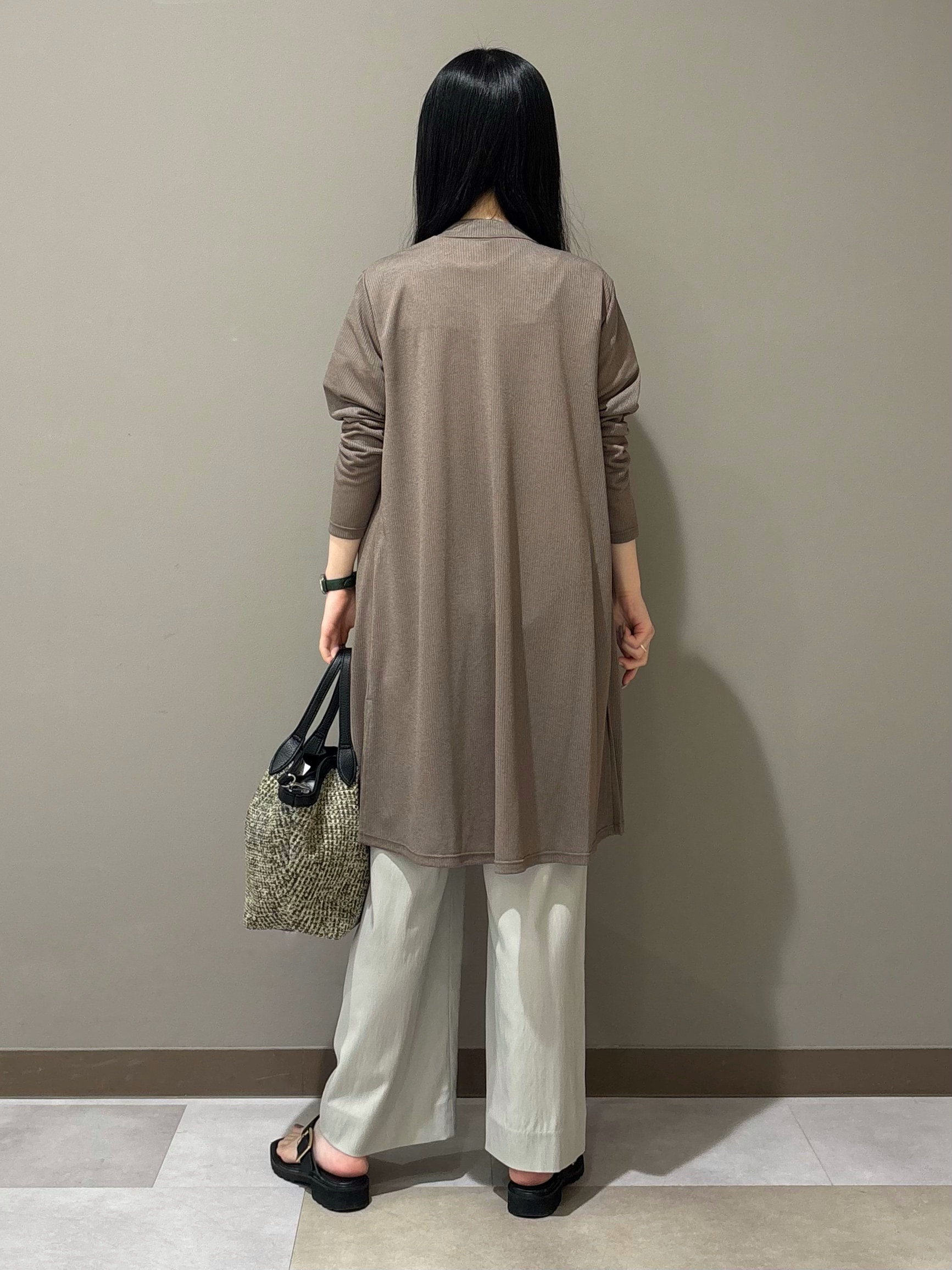 KEIKOさんの「INDIVI｜【洗える／アンサンブル可能】シアーストライプカーディガン」を使ったコーディネート