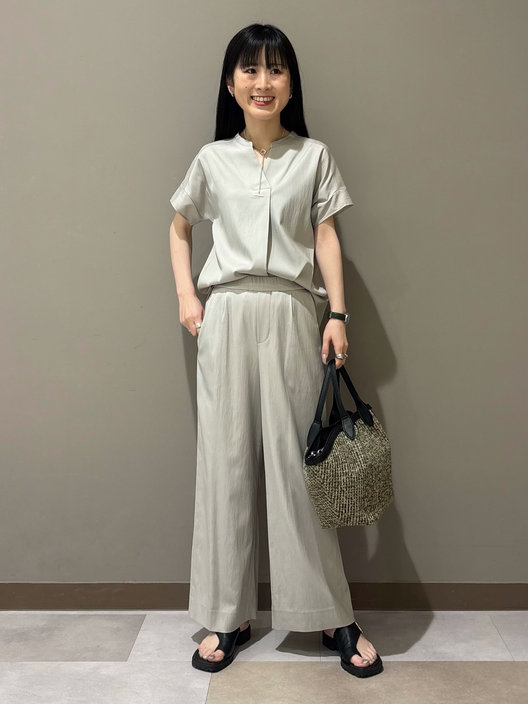 KEIKOさんの「INDIVI｜【洗える／アンサンブル可能】シアーストライプカーディガン」を使ったコーディネート