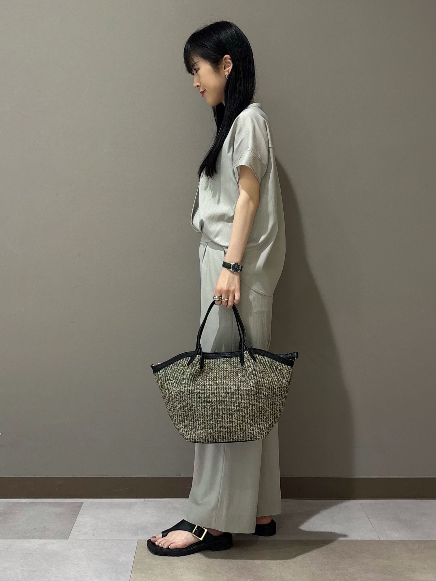 KEIKOさんの「INDIVI｜【洗える／アンサンブル可能】シアーストライプカーディガン」を使ったコーディネート