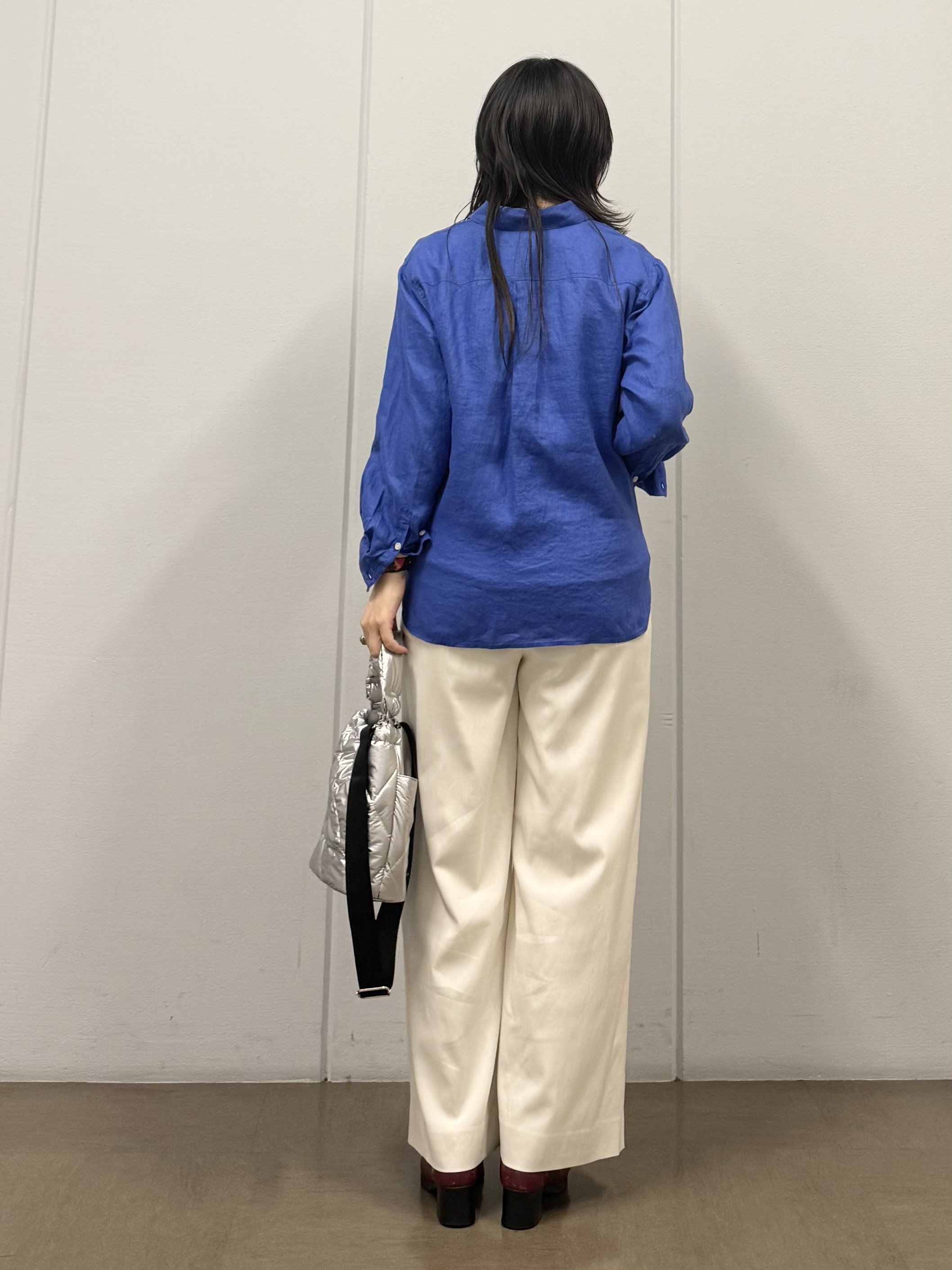 mizukiさんの「INDIVI｜【接触冷感／2WAY】カシュクールリネンシャツ」を使ったコーディネート