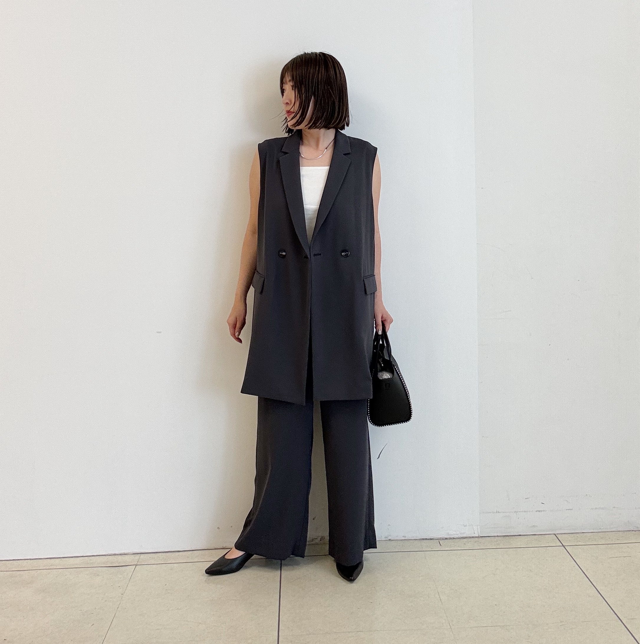 yoshiyaさんの「INDIVI｜【接触冷感／透湿／着る日傘】颯爽ジレジャケット」を使ったコーディネート