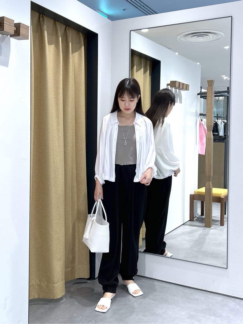 Renoさんの「INDIVI｜バルーンシアーブラウス【接触冷感】」を使ったコーディネート