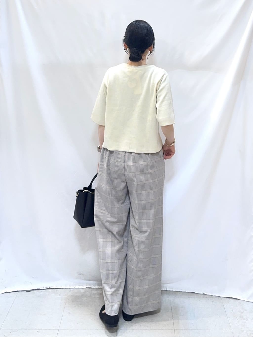 𝐇𝐢𝐫𝐨𝐦𝐢さんの「SHOO･LA･RUE｜ハンドルリボンデザイントートバッグ」を使ったコーディネート