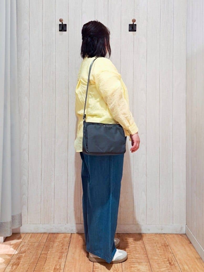 kotomiさんの「SHOO･LA･RUE｜【体型カバー】ふんわり質感 やわらかこなれシアーシャツ」を使ったコーディネート