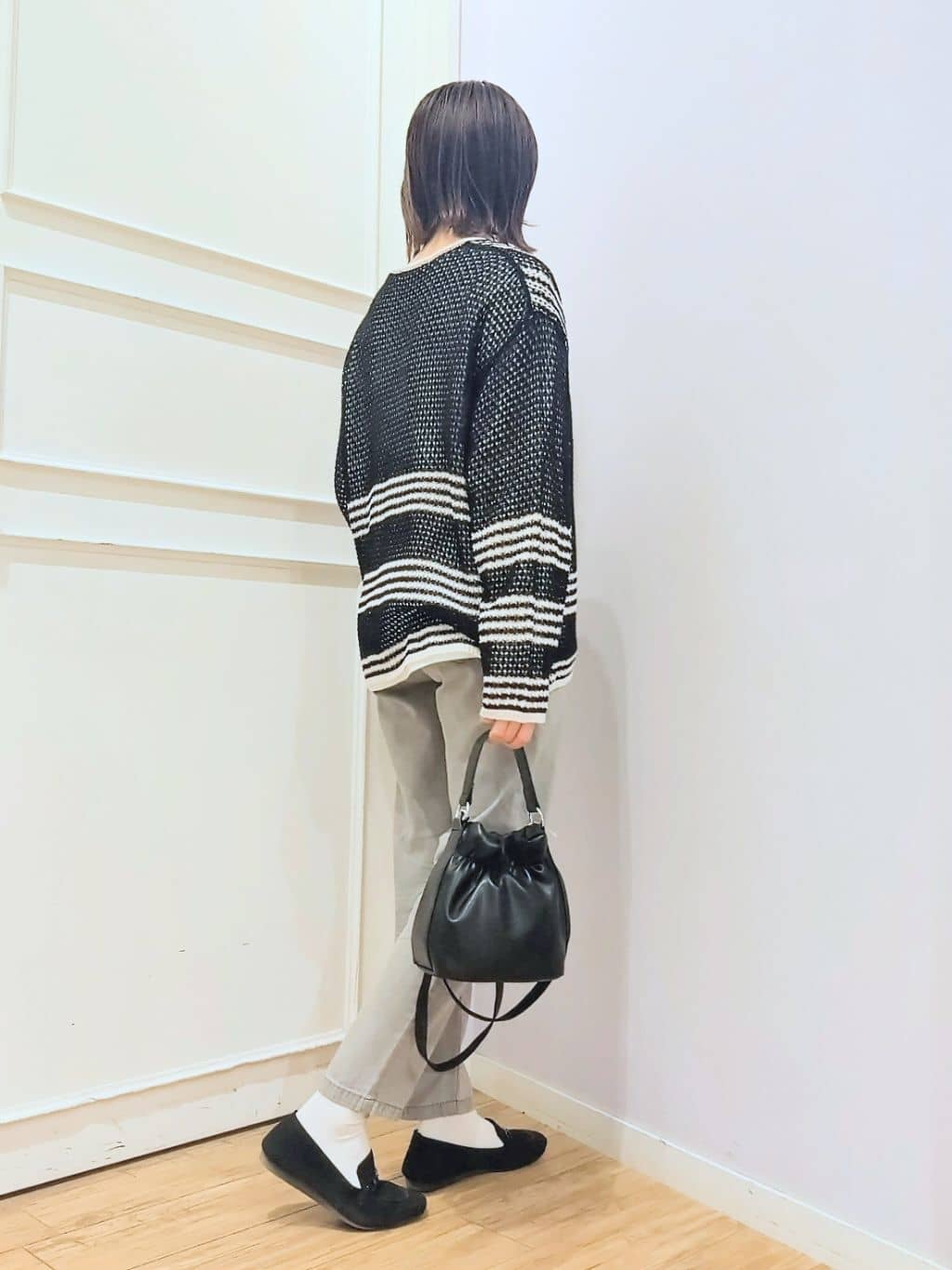 miomioさんの「SHOO･LA･RUE｜大人カジュアルなコーデに 配色クロシェ編み風カーディガン」を使ったコーディネート