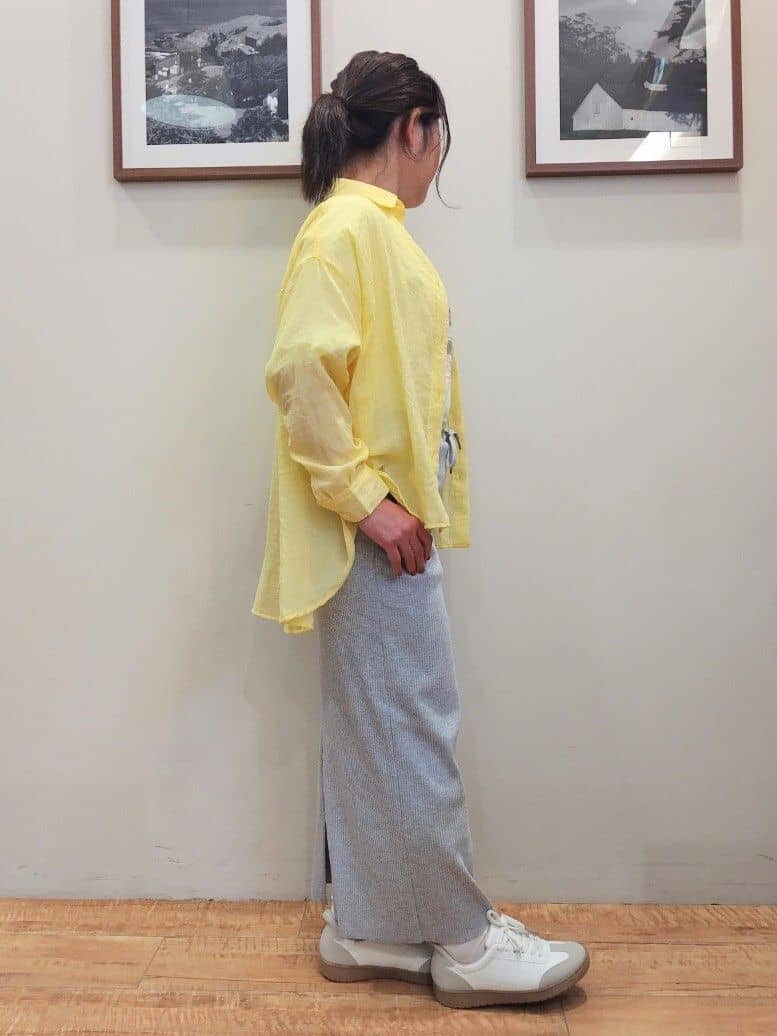 よっこさんの「SHOO･LA･RUE｜【綿100％/S-LL/プチプラ】選べる3柄 プリントアソートTシャツ」を使ったコーディネート