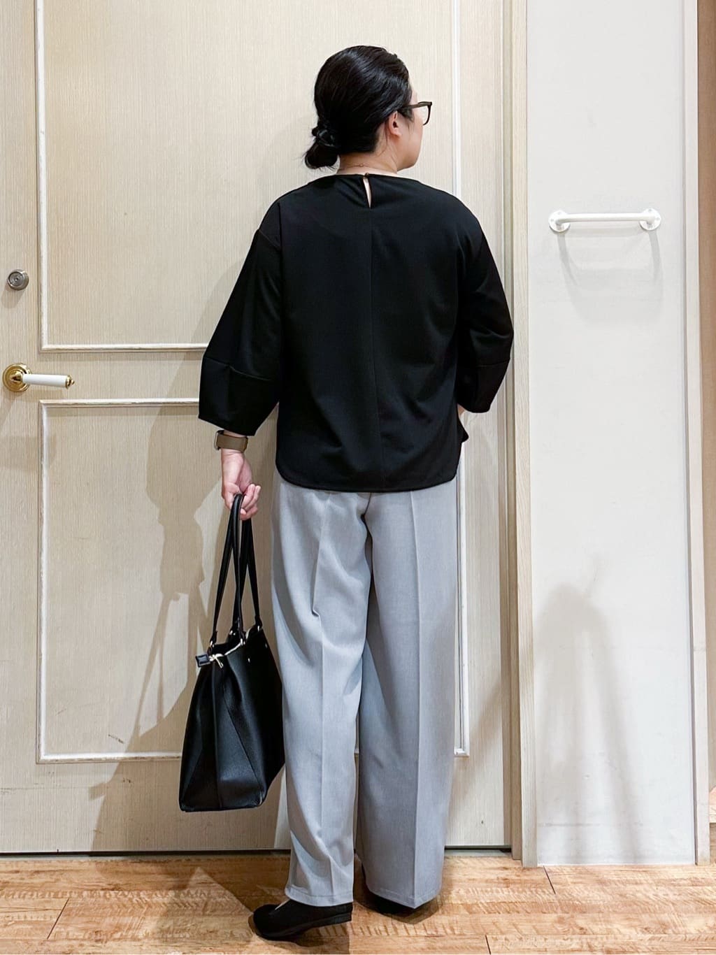 umeさんの「SHOO･LA･RUE｜【高レビュー/着丈選べる/S-LL/洗濯機可】楽ちん&times;きれい見え ストレッチワイドパンツ」を使ったコーディネート