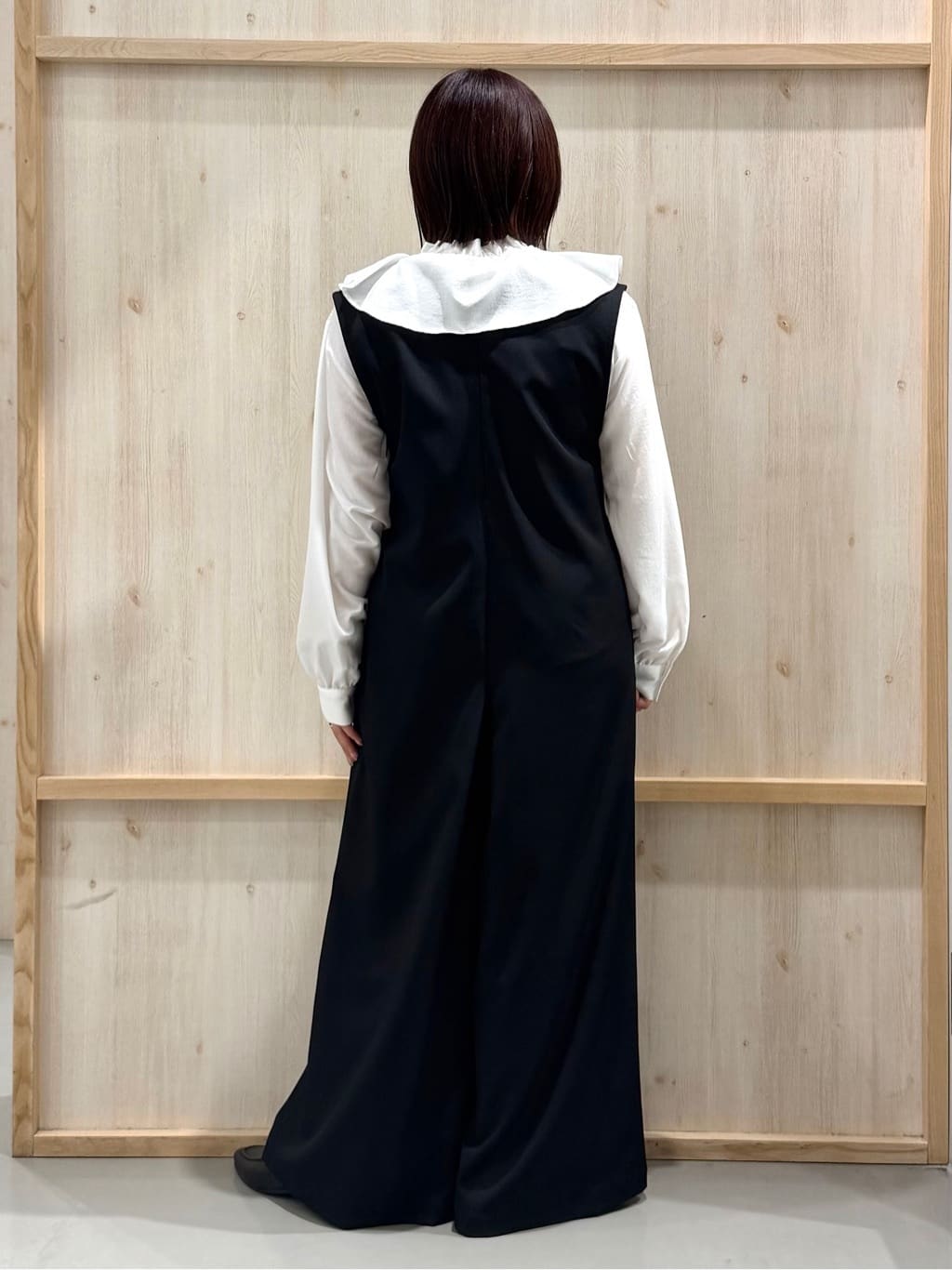 nanaさんの「THE SHOP TK｜大人のフェミニンカジュアルに エアリーフリルブラウス」を使ったコーディネート