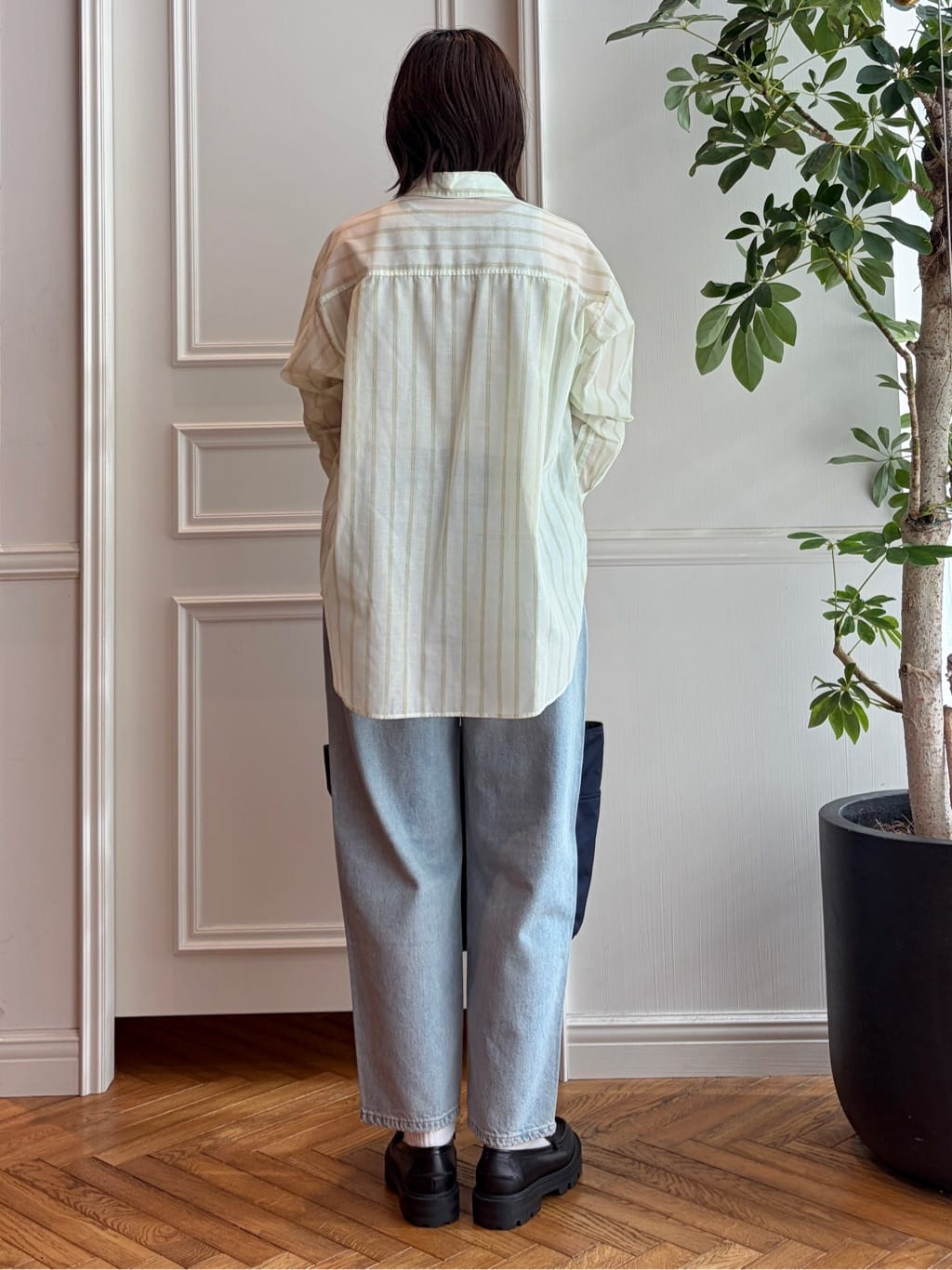 nakaoさんの「DRESSTERIOR｜RED CARD TOKYO（レッドカードトーキョー）JAZZルーズテーパードデニムパンツ」を使ったコーディネート