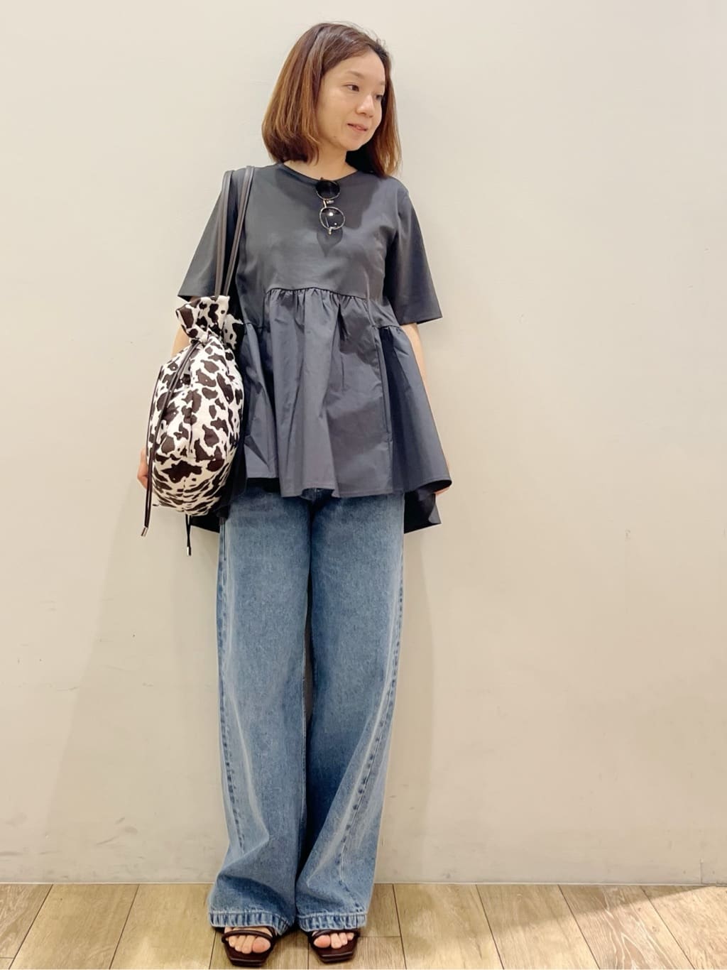 kcさんの「OPAQUE.CLIP｜ワイドストレートデニムパンツ【洗濯機OK】《S～LL》」を使ったコーディネート