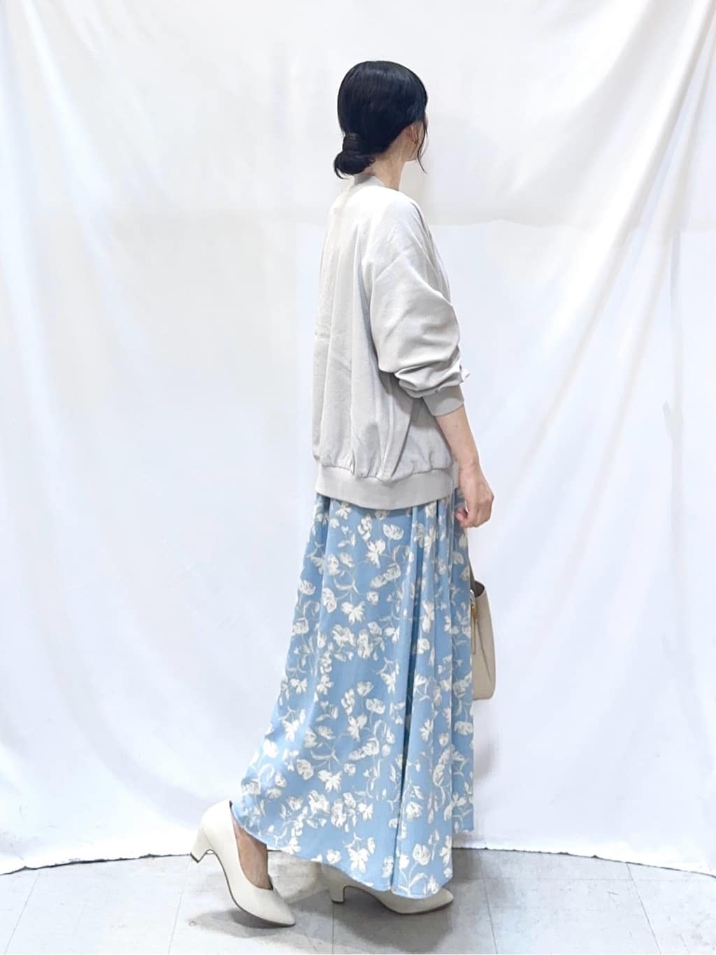 𝐇𝐢𝐫𝐨𝐦𝐢さんの「SHOO･LA･RUE｜【洗濯機可/S-LL】さらっと快適　麻調ゆるリブブルゾン」を使ったコーディネート
