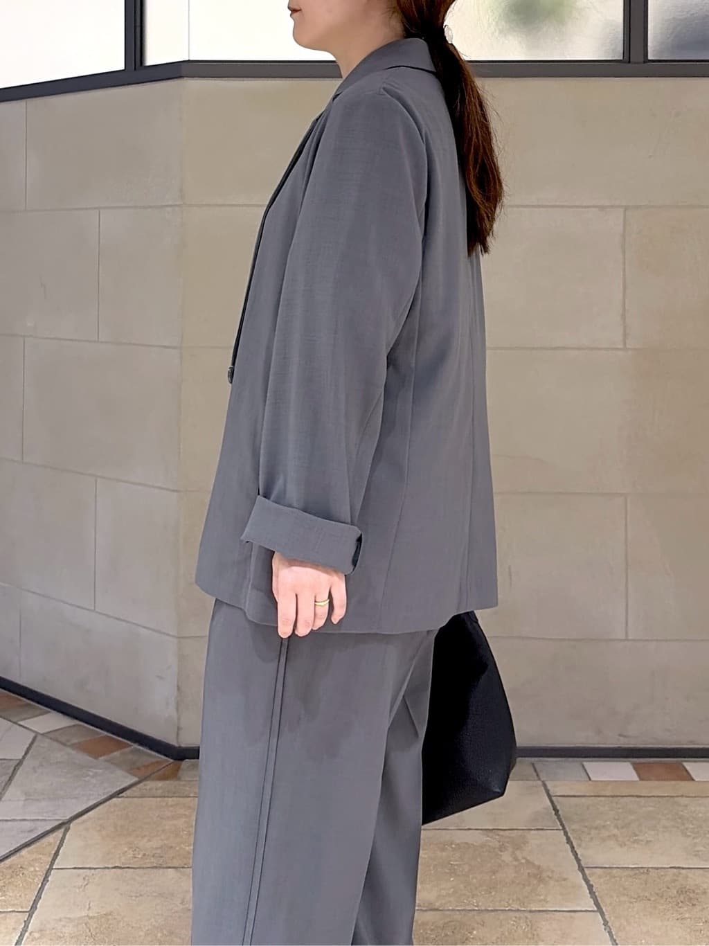 よねさんの「INDIVI｜Comfy SET UP｜ダブルブレストイージージャケット【セットアップ対応／通勤／カセット服／接触」を使ったコーディネート
