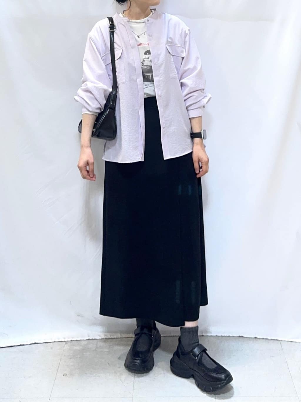 𝐇𝐢𝐫𝐨𝐦𝐢さんの「SHOO･LA･RUE｜【綿100％/S-LL/プチプラ】選べる3柄 プリントアソートロンT」を使ったコーディネート