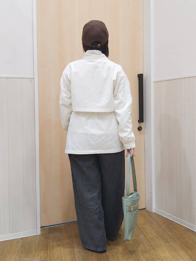 たぐちゃんさんの「SHOO･LA･RUE｜【防花粉/S-LL】ウエストマークですっきり見え　軽やかスタンドブルゾン」を使ったコーディネート